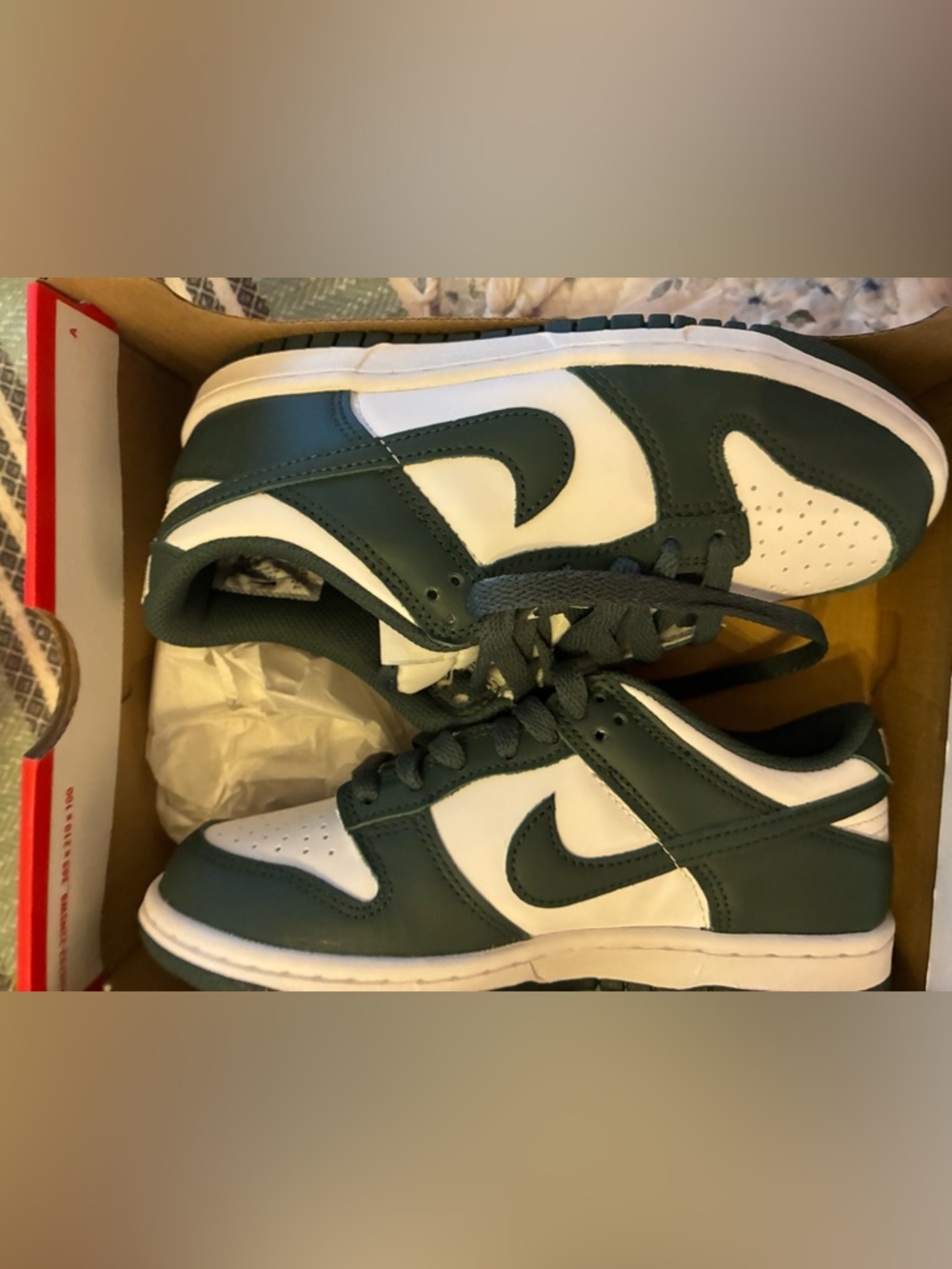 Nike Dunk low Vintage Green and white size 3.5 Y new in box